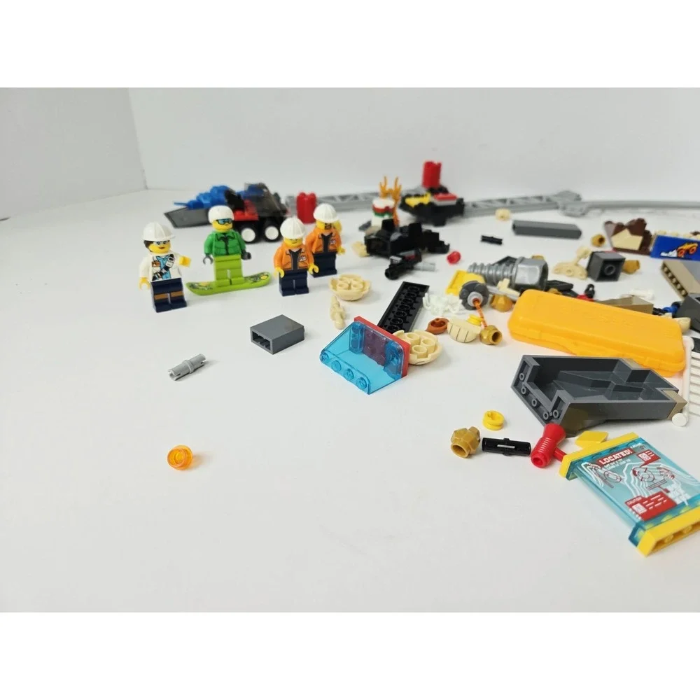 Lego City lot gold mine miners expedition site misc figures‎